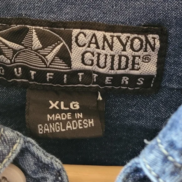 Vintage Canyon Guide Outfitters  Men's Blue Denim Button Up Shirt Size XL - Picture 3 of 4